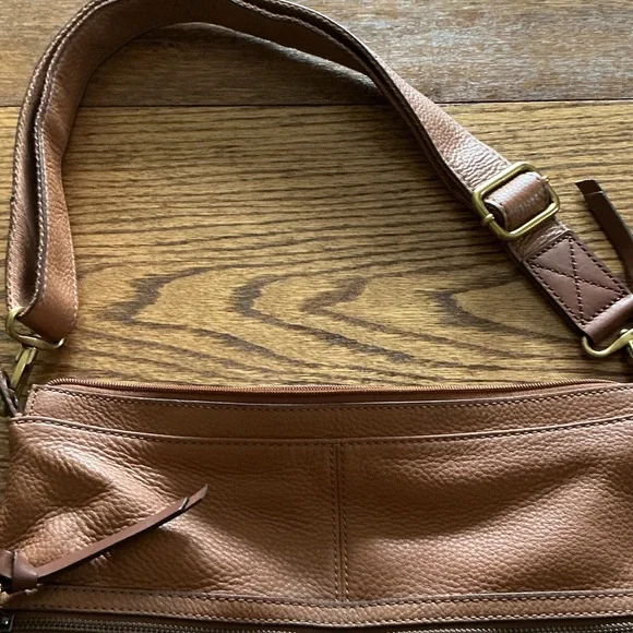 Fossil Brown Leather Crossbody Bag with Gold-Tone Hardware - Picture 3 of 10